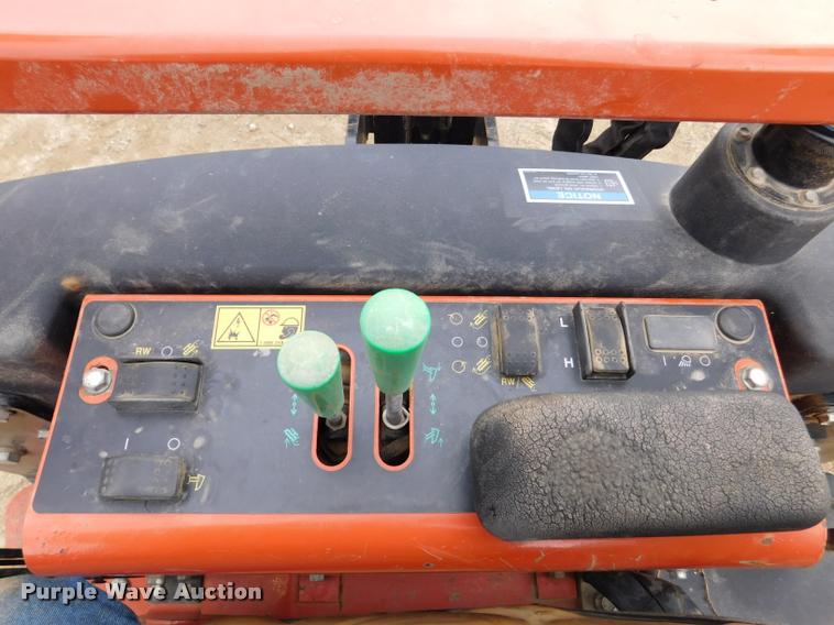 image for item DA1067 2011 Ditch Witch 420SX trencher