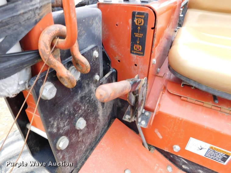 image for item DA1067 2011 Ditch Witch 420SX trencher