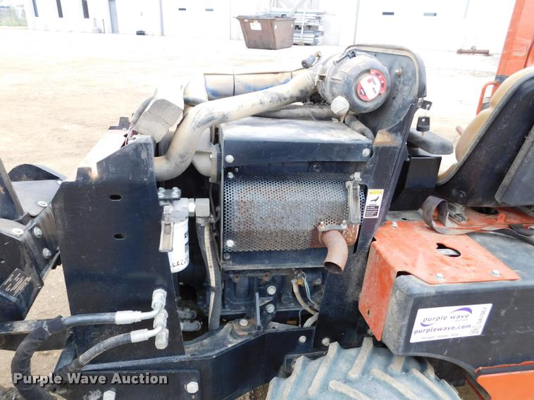 image for item DA1067 2011 Ditch Witch 420SX trencher