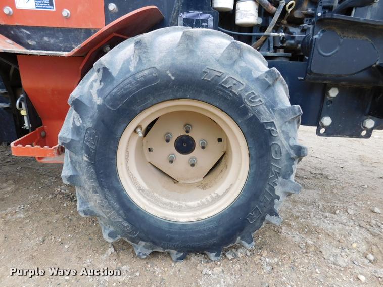 image for item DA1067 2011 Ditch Witch 420SX trencher