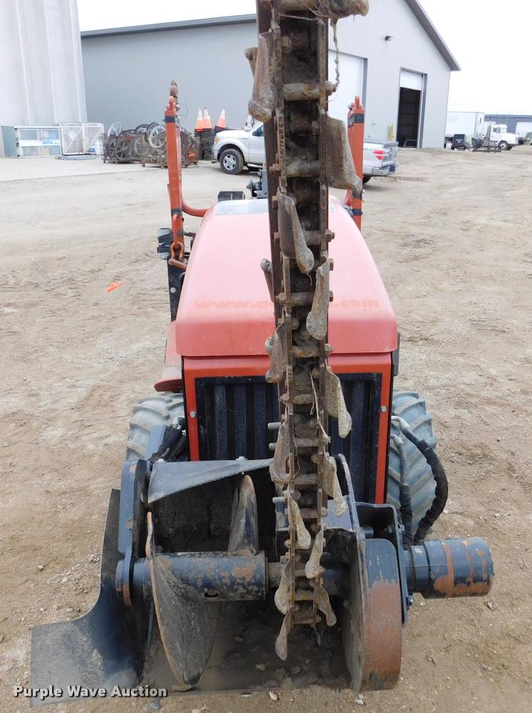 image for item DA1067 2011 Ditch Witch 420SX trencher