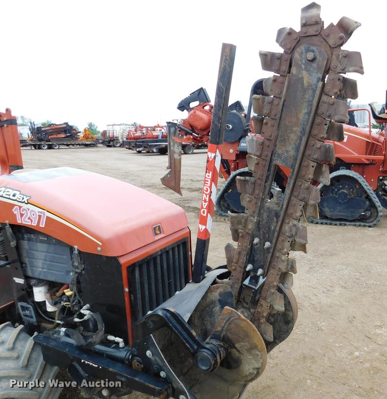 image for item DA1067 2011 Ditch Witch 420SX trencher