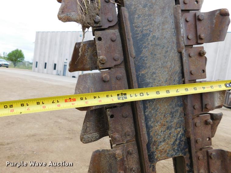 image for item DA1067 2011 Ditch Witch 420SX trencher