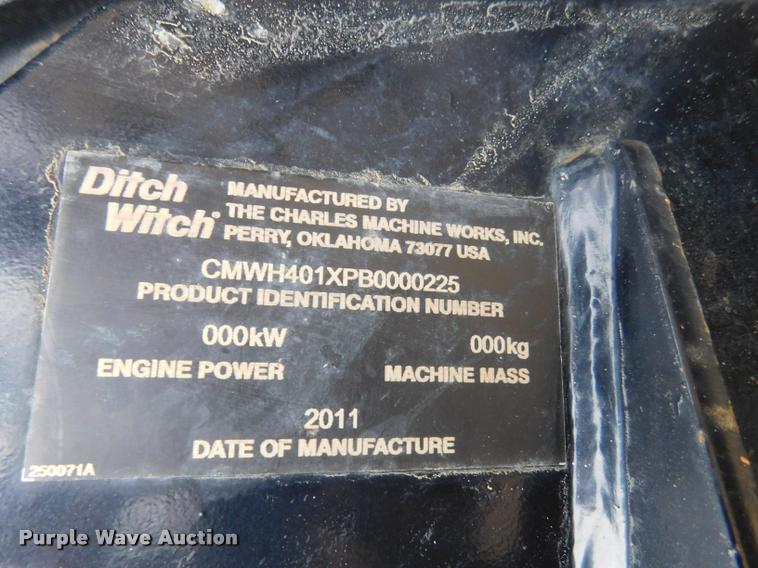image for item DA1067 2011 Ditch Witch 420SX trencher