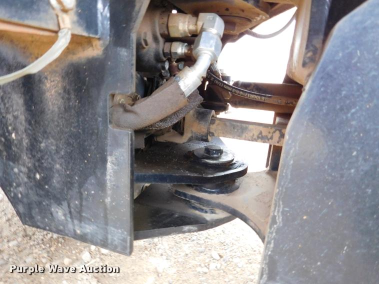 image for item DA1067 2011 Ditch Witch 420SX trencher