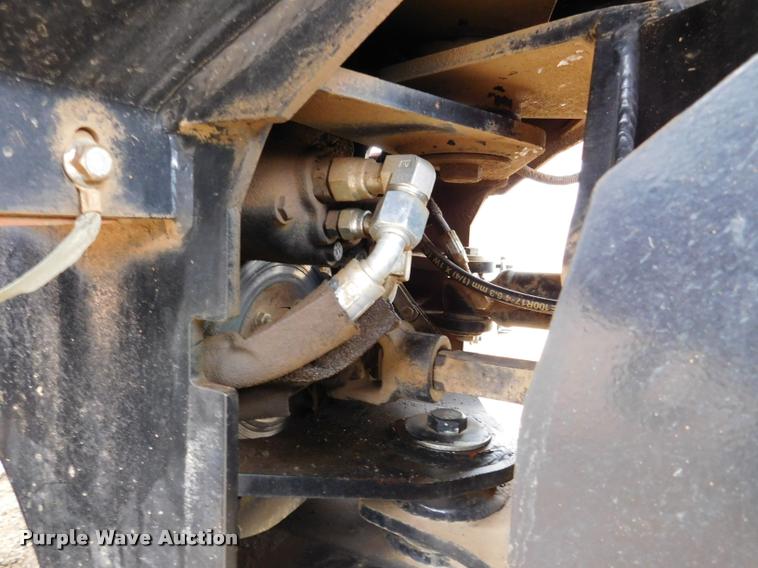 image for item DA1067 2011 Ditch Witch 420SX trencher