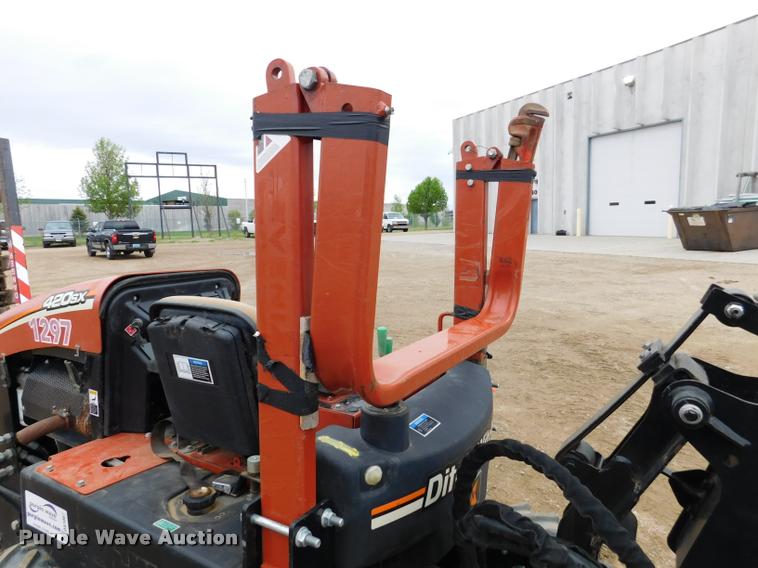 image for item DA1067 2011 Ditch Witch 420SX trencher