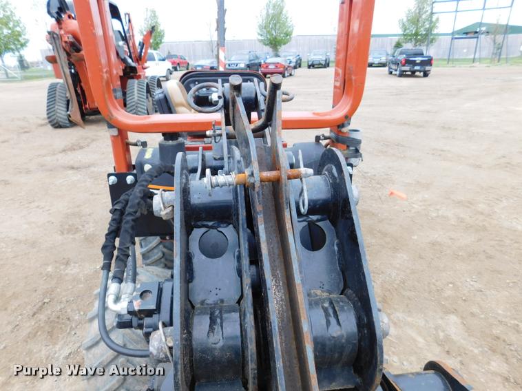 image for item DA1067 2011 Ditch Witch 420SX trencher