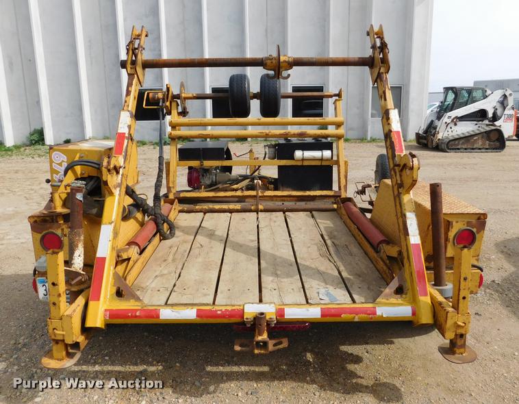 image for item DA1068 2002 Larson TRL reel trailer