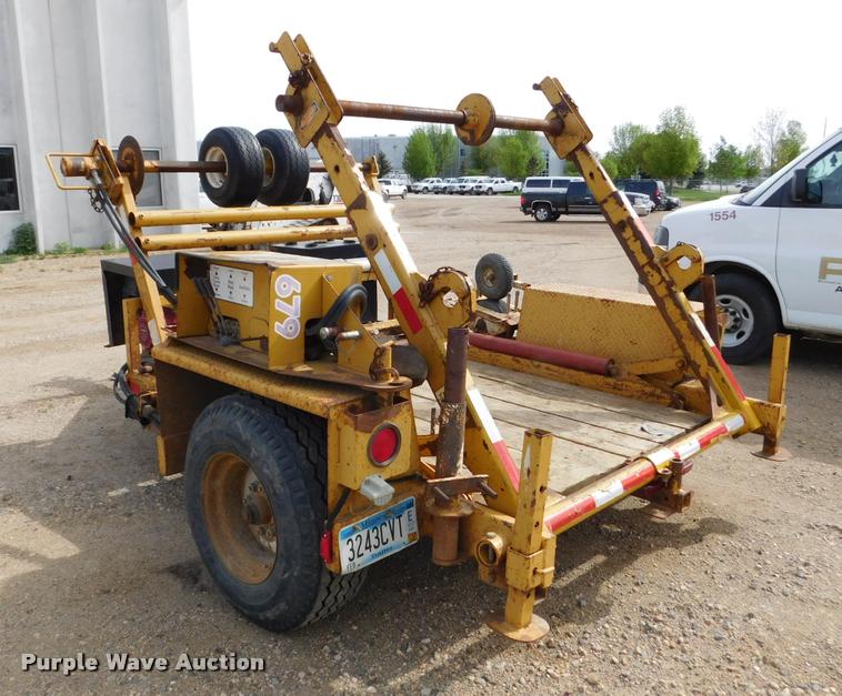 image for item DA1068 2002 Larson TRL reel trailer