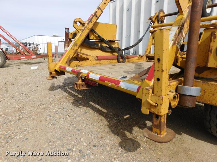 image for item DA1068 2002 Larson TRL reel trailer