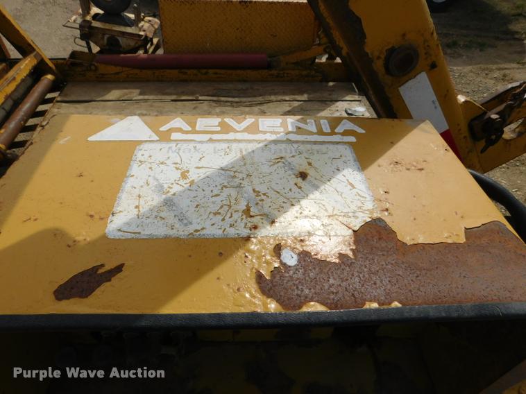 image for item DA1068 2002 Larson TRL reel trailer