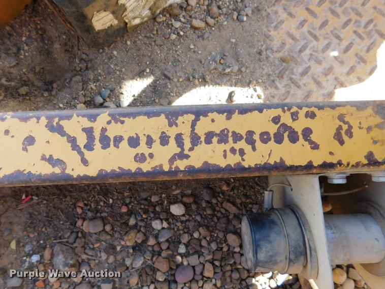 image for item DA1068 2002 Larson TRL reel trailer