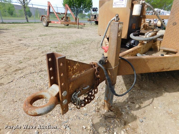 image for item DA1069 2005 Larson TRL reel trailer