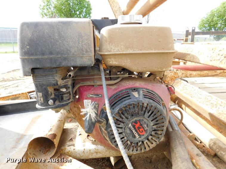 image for item DA1069 2005 Larson TRL reel trailer