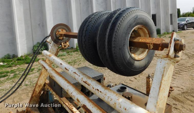 image for item DA1069 2005 Larson TRL reel trailer