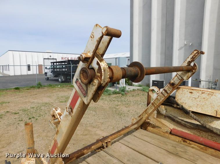 image for item DA1069 2005 Larson TRL reel trailer