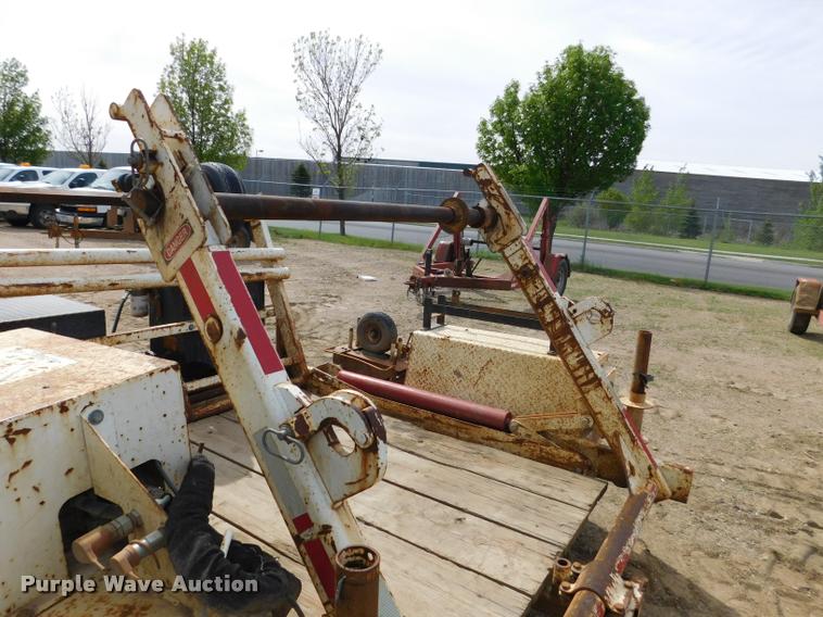 image for item DA1069 2005 Larson TRL reel trailer