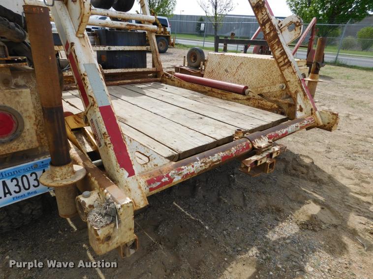 image for item DA1069 2005 Larson TRL reel trailer