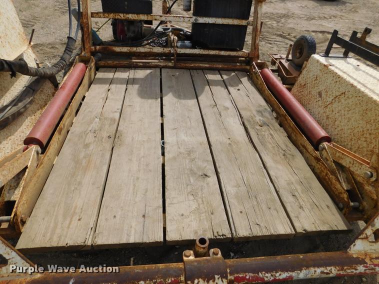 image for item DA1069 2005 Larson TRL reel trailer