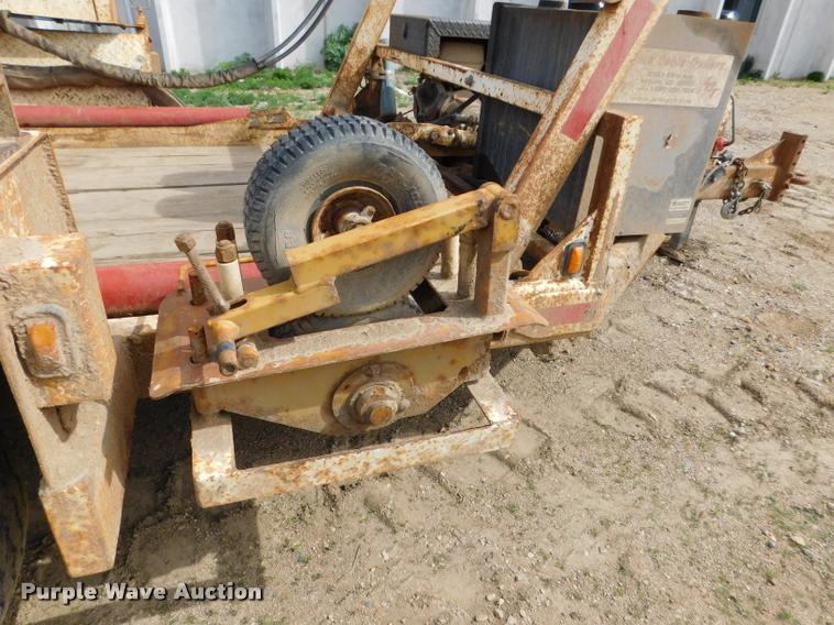 image for item DA1069 2005 Larson TRL reel trailer