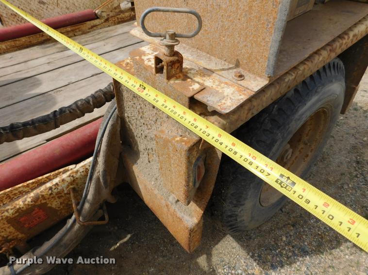 image for item DA1069 2005 Larson TRL reel trailer