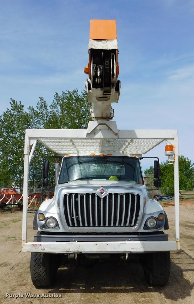 image for item DA1073 2011 International WorkStar 7400 bucket truck