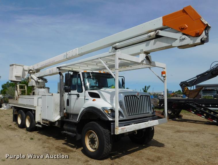 image for item DA1073 2011 International WorkStar 7400 bucket truck
