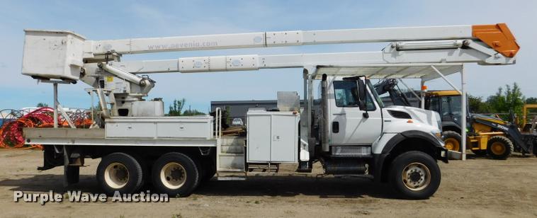 image for item DA1073 2011 International WorkStar 7400 bucket truck