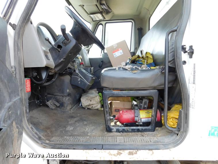 image for item DA1073 2011 International WorkStar 7400 bucket truck