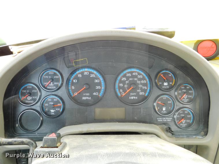 image for item DA1073 2011 International WorkStar 7400 bucket truck