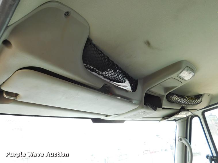 image for item DA1073 2011 International WorkStar 7400 bucket truck