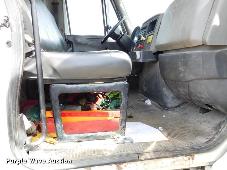 image for item DA1073 2011 International WorkStar 7400 bucket truck