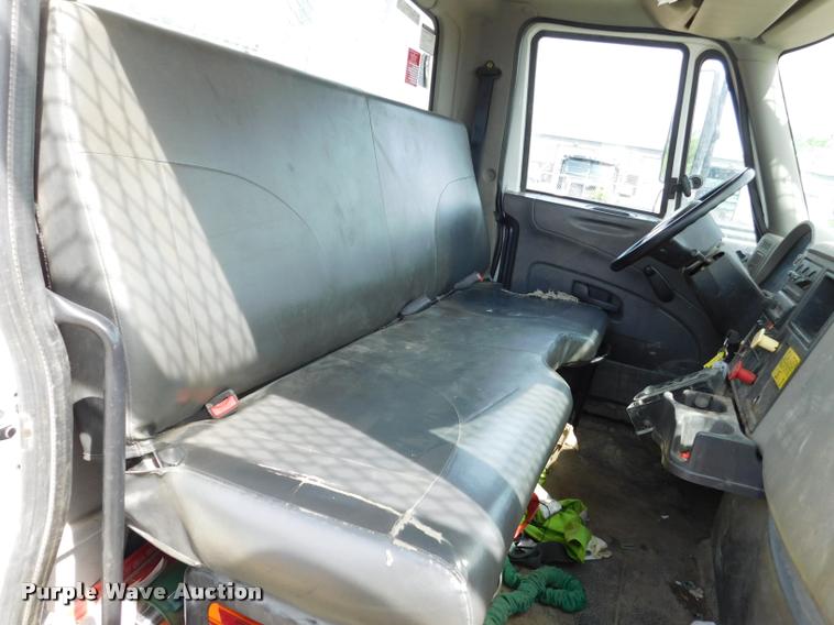 image for item DA1073 2011 International WorkStar 7400 bucket truck