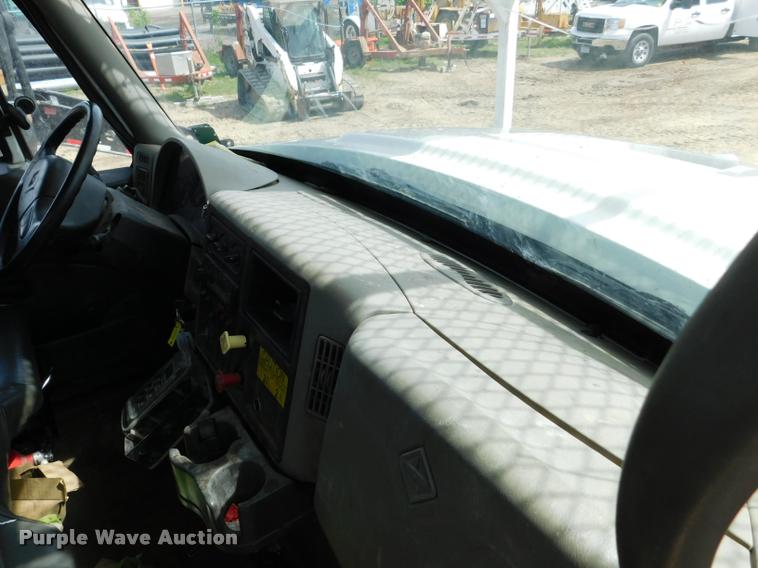 image for item DA1073 2011 International WorkStar 7400 bucket truck