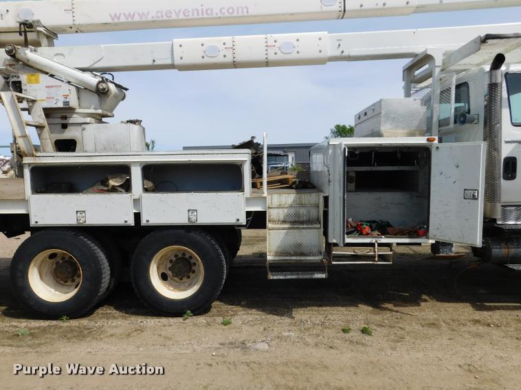 image for item DA1073 2011 International WorkStar 7400 bucket truck