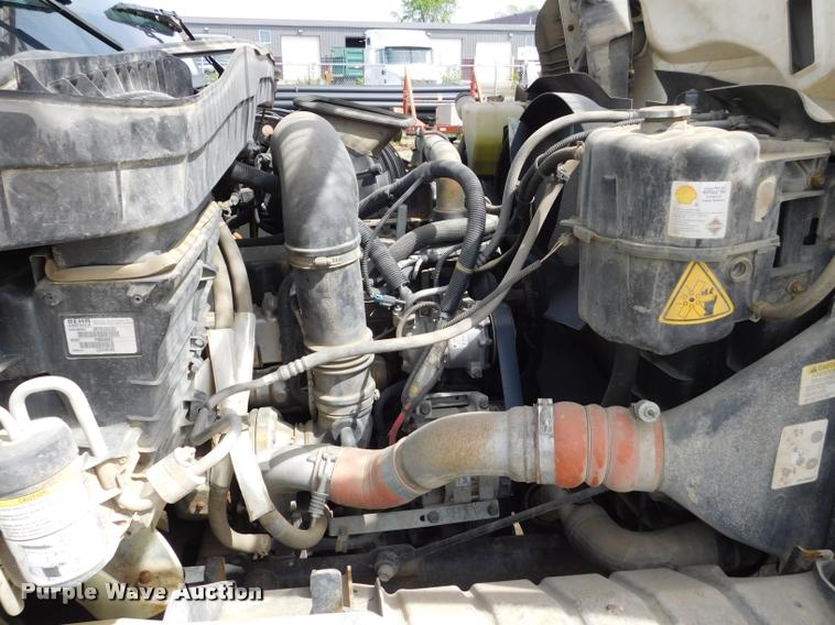 image for item DA1073 2011 International WorkStar 7400 bucket truck