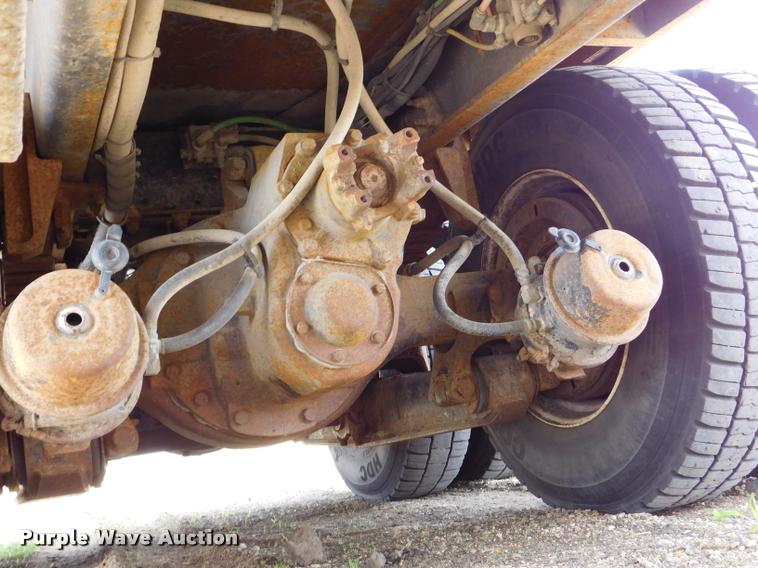 image for item DA1073 2011 International WorkStar 7400 bucket truck