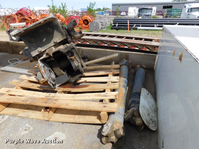 image for item DA1073 2011 International WorkStar 7400 bucket truck