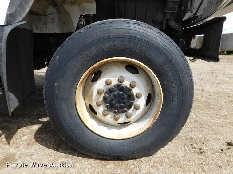 image for item DA1073 2011 International WorkStar 7400 bucket truck