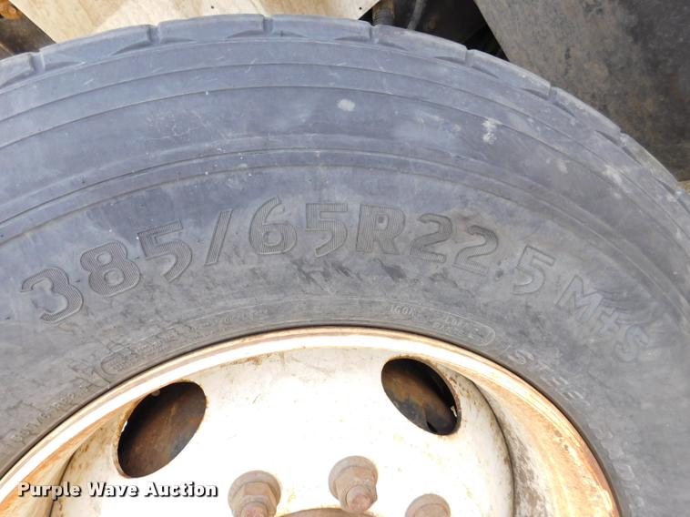 image for item DA1073 2011 International WorkStar 7400 bucket truck