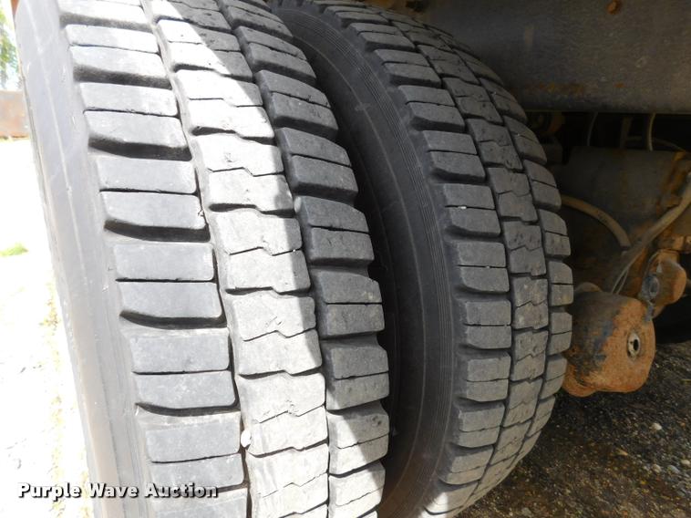 image for item DA1073 2011 International WorkStar 7400 bucket truck