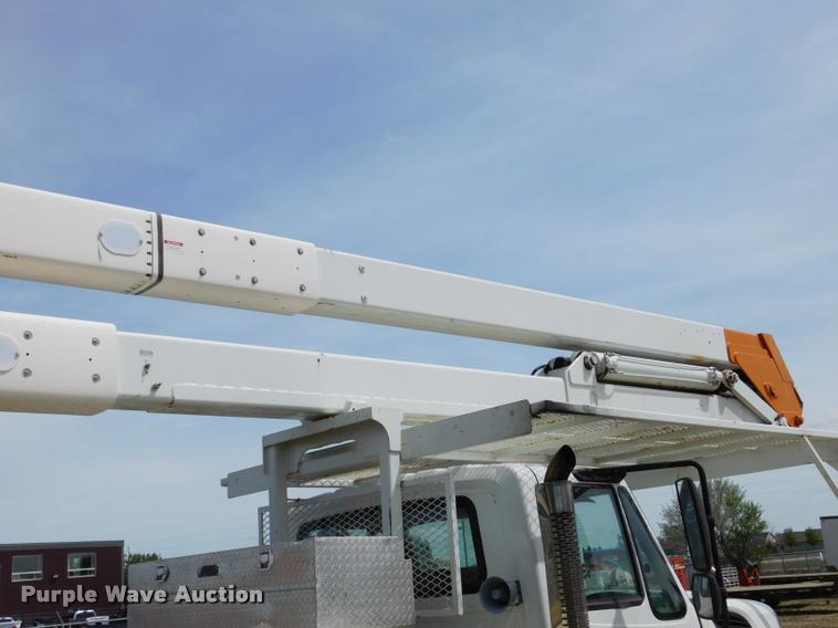image for item DA1073 2011 International WorkStar 7400 bucket truck
