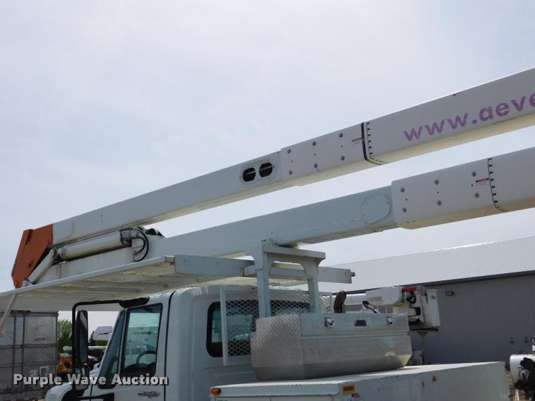 image for item DA1073 2011 International WorkStar 7400 bucket truck