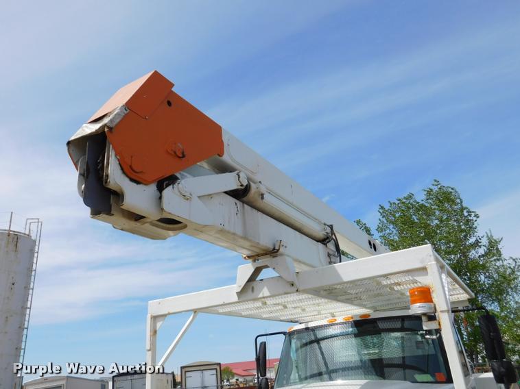 image for item DA1073 2011 International WorkStar 7400 bucket truck