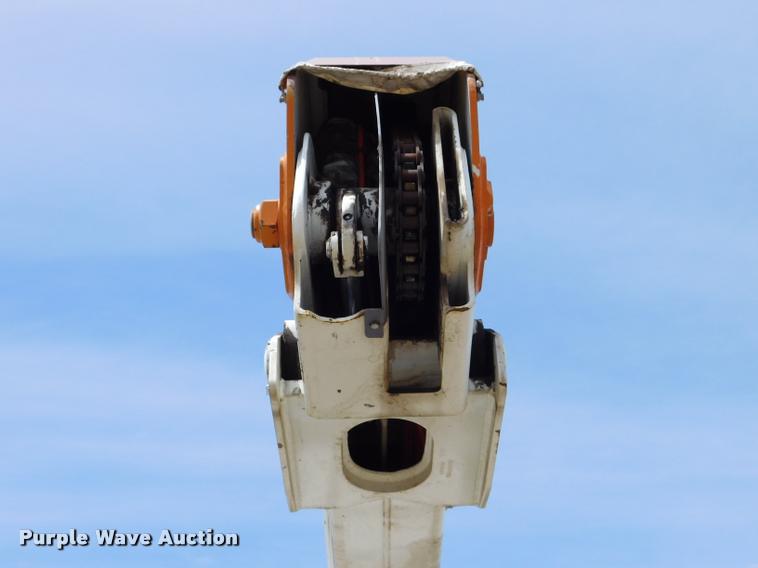 image for item DA1073 2011 International WorkStar 7400 bucket truck