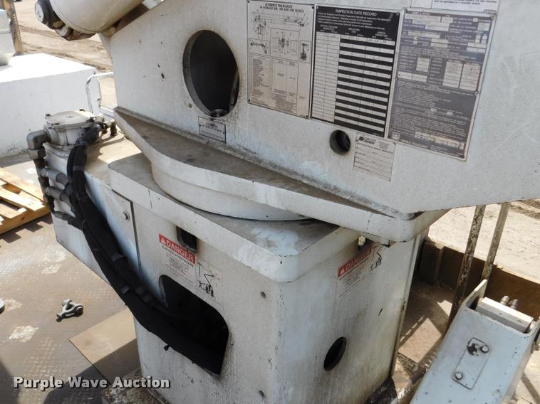 image for item DA1073 2011 International WorkStar 7400 bucket truck