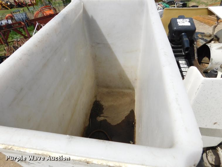 image for item DA1073 2011 International WorkStar 7400 bucket truck