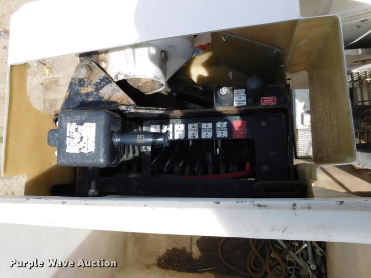 image for item DA1073 2011 International WorkStar 7400 bucket truck