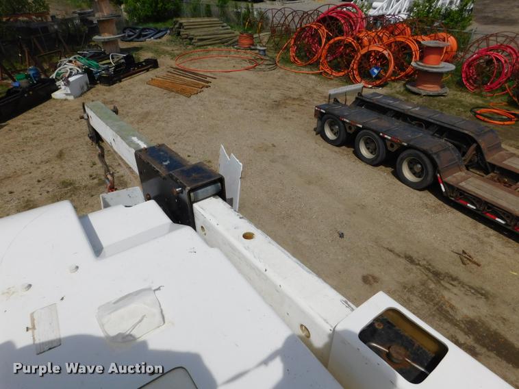 image for item DA1073 2011 International WorkStar 7400 bucket truck